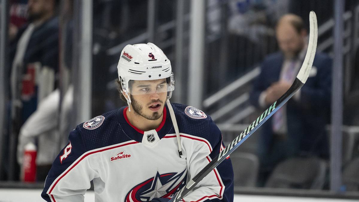 Blue Jackets Re-Sign Young Forward