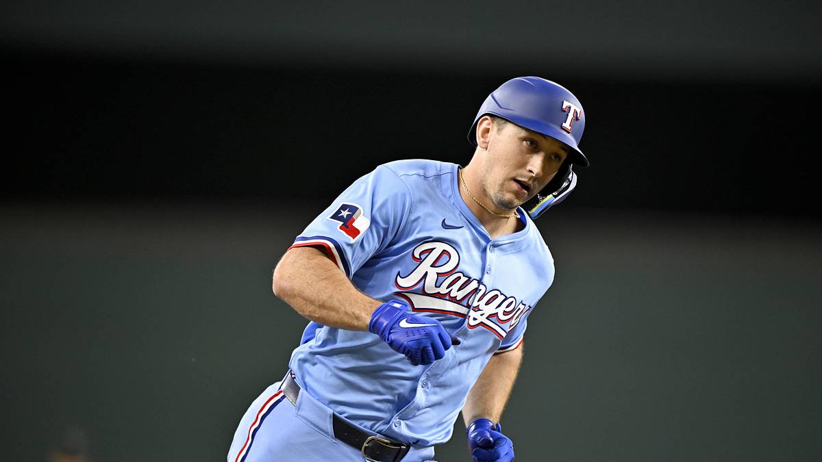 Rangers Treating Wyatt Langford Like Veteran as He Enters Third