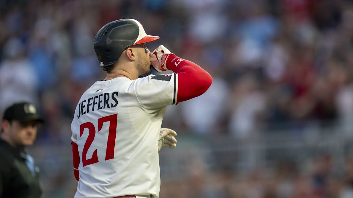 Does signing Victor Caratini suggest Twins might trade Ryan Jeffers?