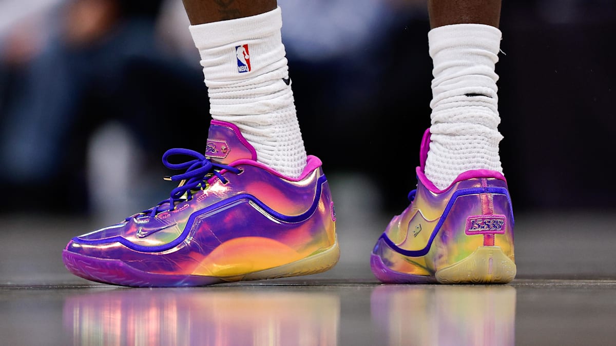 lebron 16 court purple tour yellow