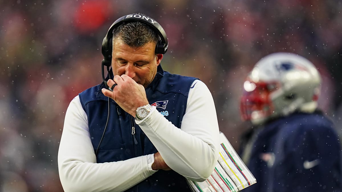 Patriots' Mike Vrabel Doesn't Blame Defense for Week 15 Loss