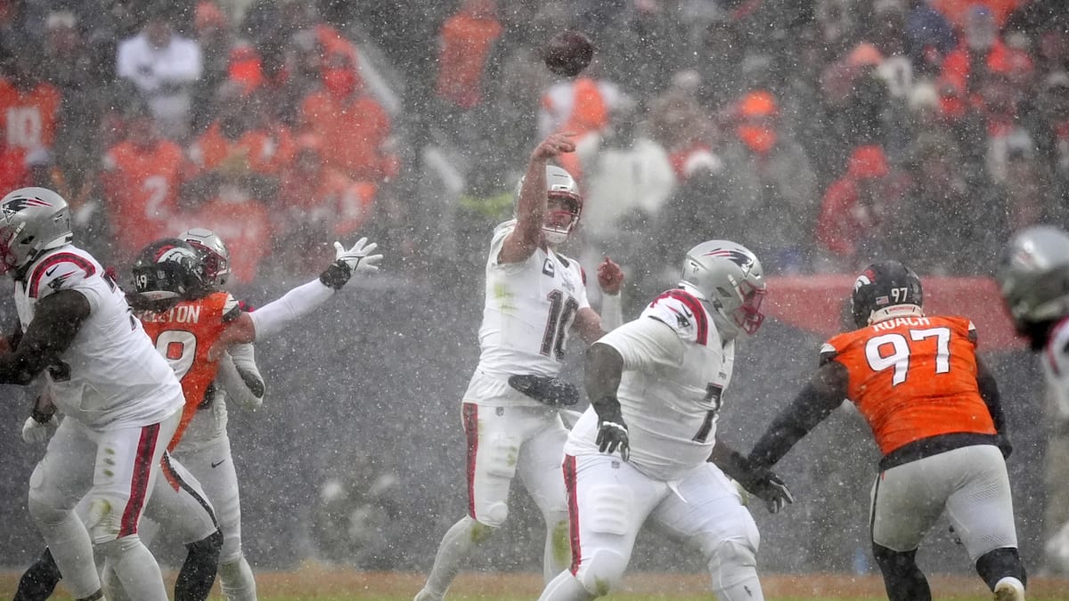 Patriots 10, Broncos 7: New England Fights Off Denver Snow, Advances to Super  Bowl LX