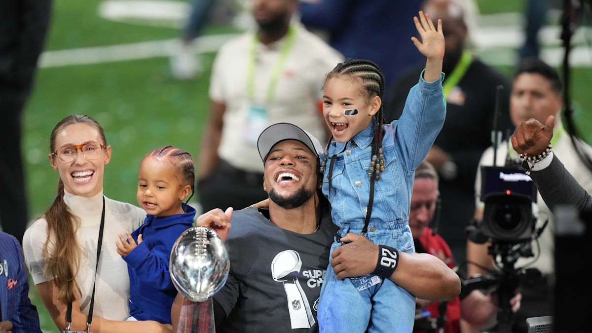 Saquon Barkley's fiancée Anna Congdon reacts to massive new Eagles contract