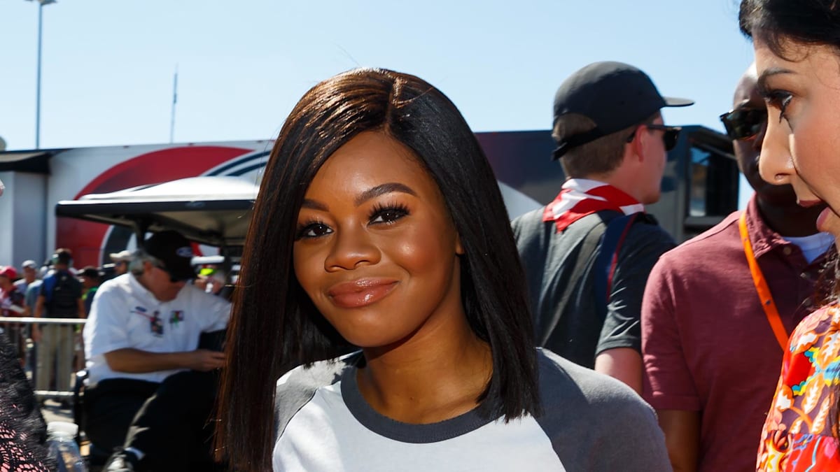 Olympic champ Gabby Douglas stuns in head-turning fit on tennis court, image size:1200x675