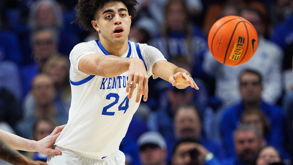 Mark Pope wants to put the ball in Malachi Moreno's hands more