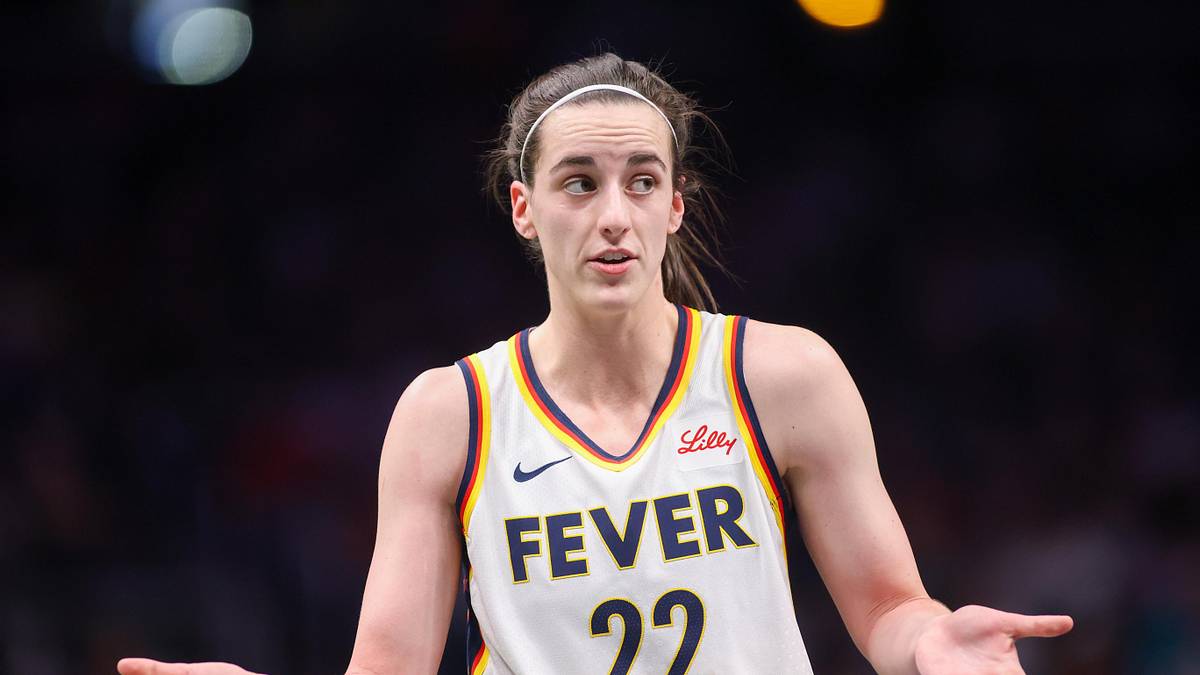 Caitlin Clark's Frustrated Body Language During Fever vs Liberty Game  Raises Eyebrows