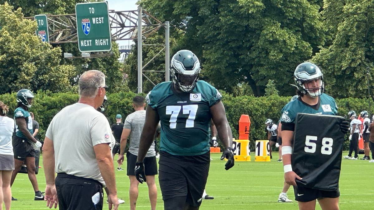 Eagles Mekhi Becton Settling In at Guard: "He's Excelling At The Position"