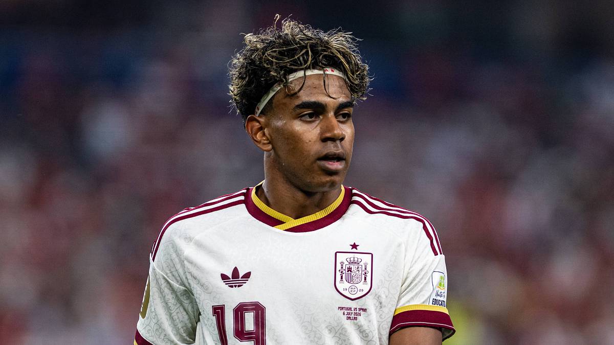 Spain's Adidas Jerseys Are Selling Out Fast