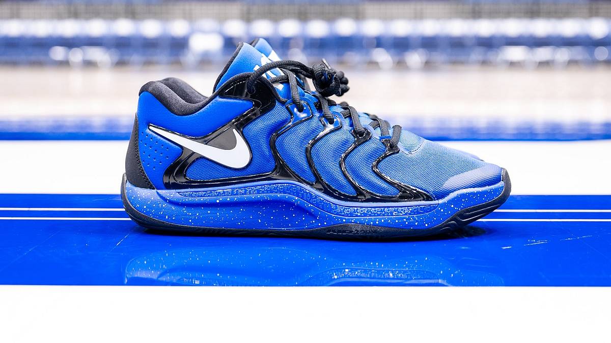 Kevin Durant Supplies Duke Blue Devils with Nike Sneakers