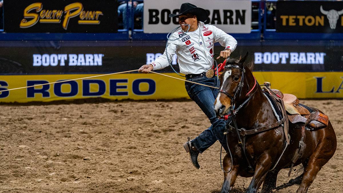 Deadwood Days of '76 Rodeo Delivers Big Wins as NFR Race Heats Up