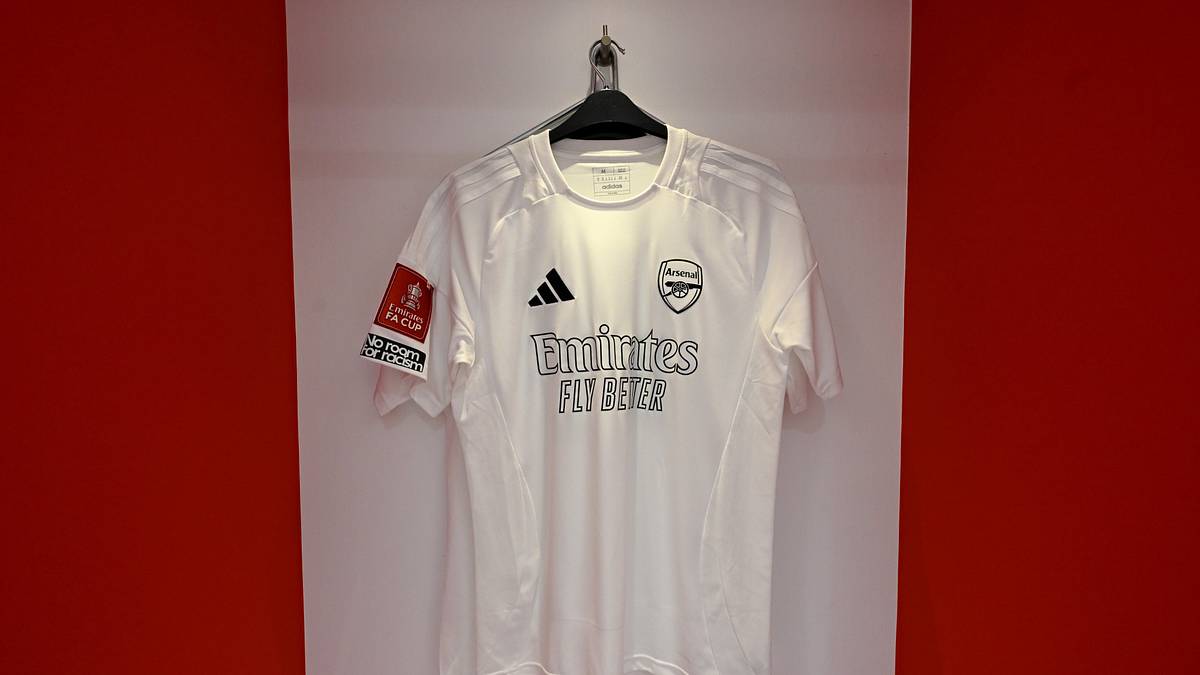 Why Arsenal Are Wearing White Kits vs. Manchester United in the FA Cup