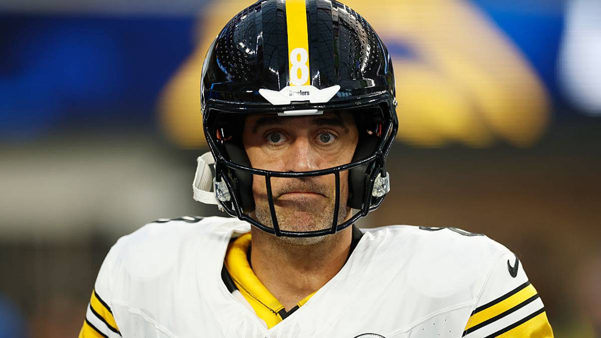 Aaron Rodgers's Ex-Packers Teammate Roasted Him Over Brutal Viral Photo From Week 10