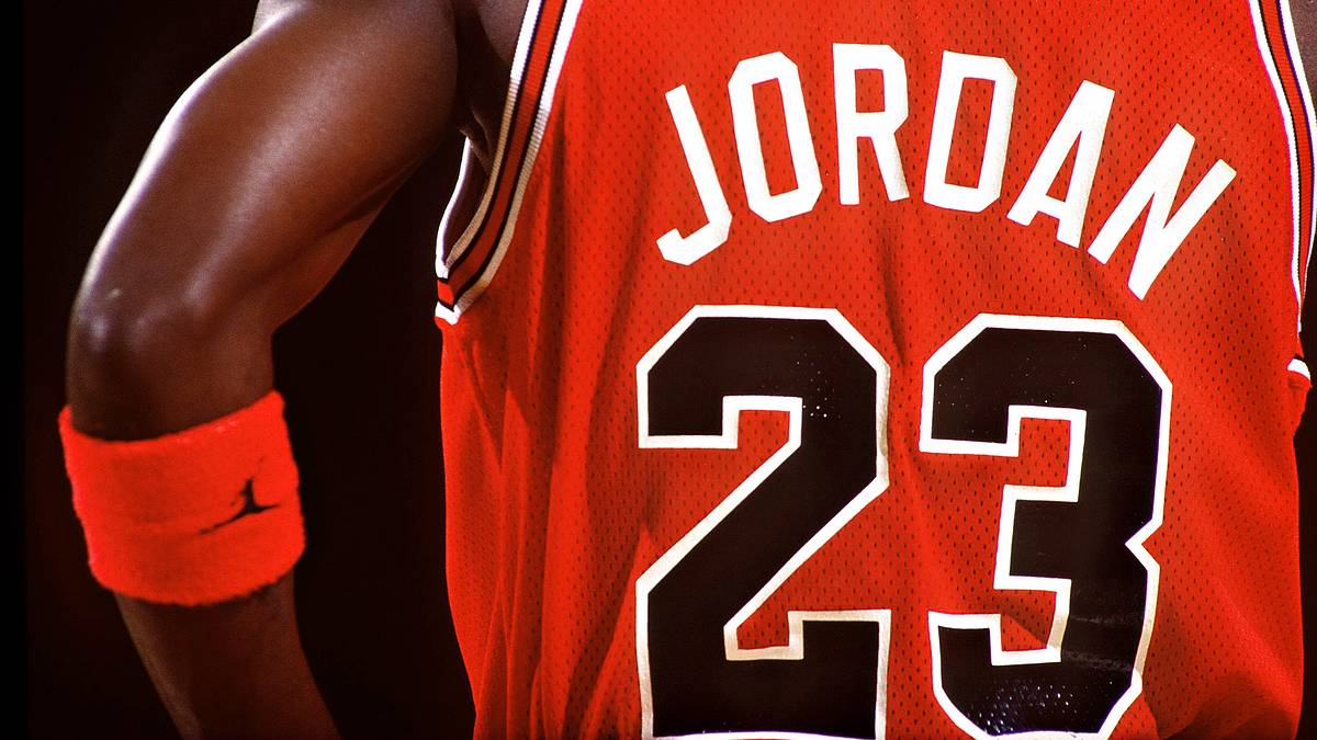 This Michael Jordan insert might be his coolest card