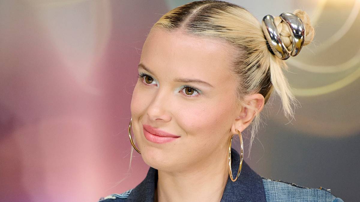 princess polly baby blue dress Millie Bobby Brown's 'Casual Micro Bob' Is the Perfect Update to Last  Year's Chop main image 0