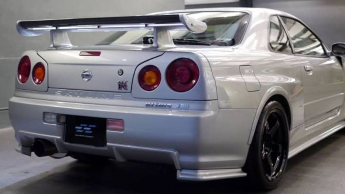 NISSAN　GT-R (R34) Amazon.com: Tamiya 300058605-1:10 RC Nismo R34 GT-R Z-Tune (TT-02D