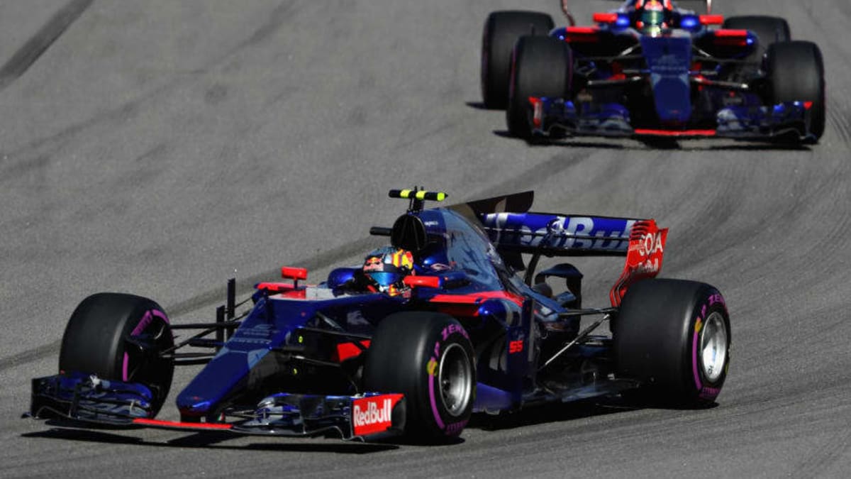 時計 Scuderia Toro Rosso Limited Edition 2018 Casio Edifice x Honda Racing Scuderia Toro Rosso Formula One