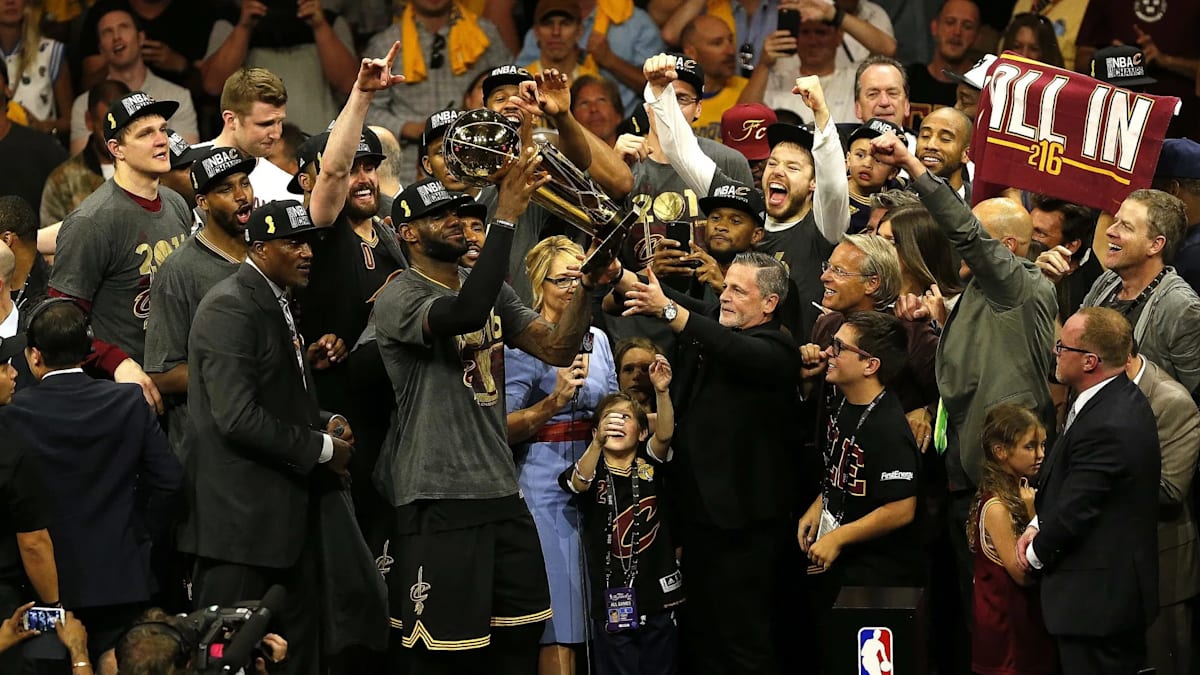 Bishop Sankey, Titans Support Winners of Dairy Contest at Hume-Fogg  Academic Magnet H.S., image size:1200x675