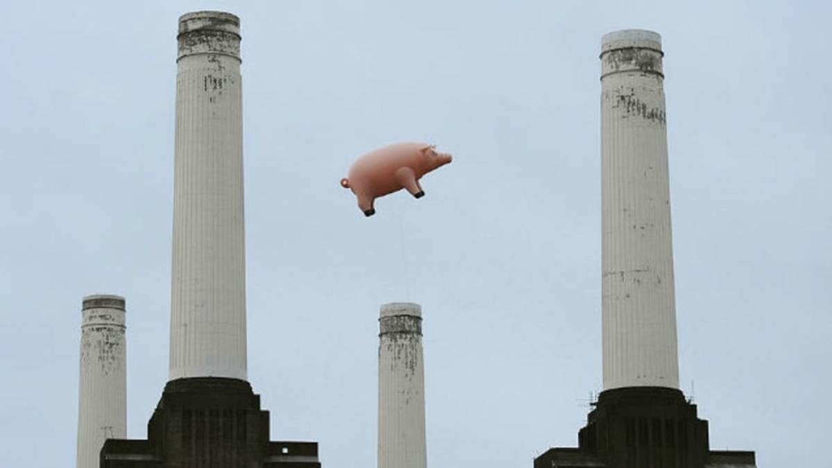 The Time Pink Floyd's Giant Inflatable Pig Floated Away