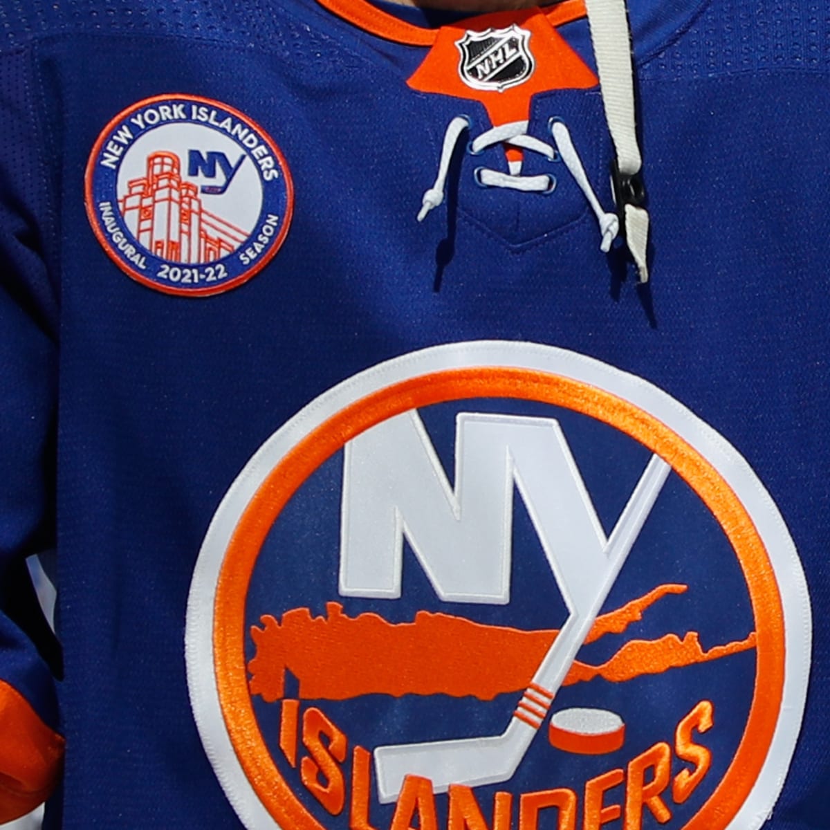 The NY Islanders 2024 Stadium Series jersey is out and the reviews are harsh