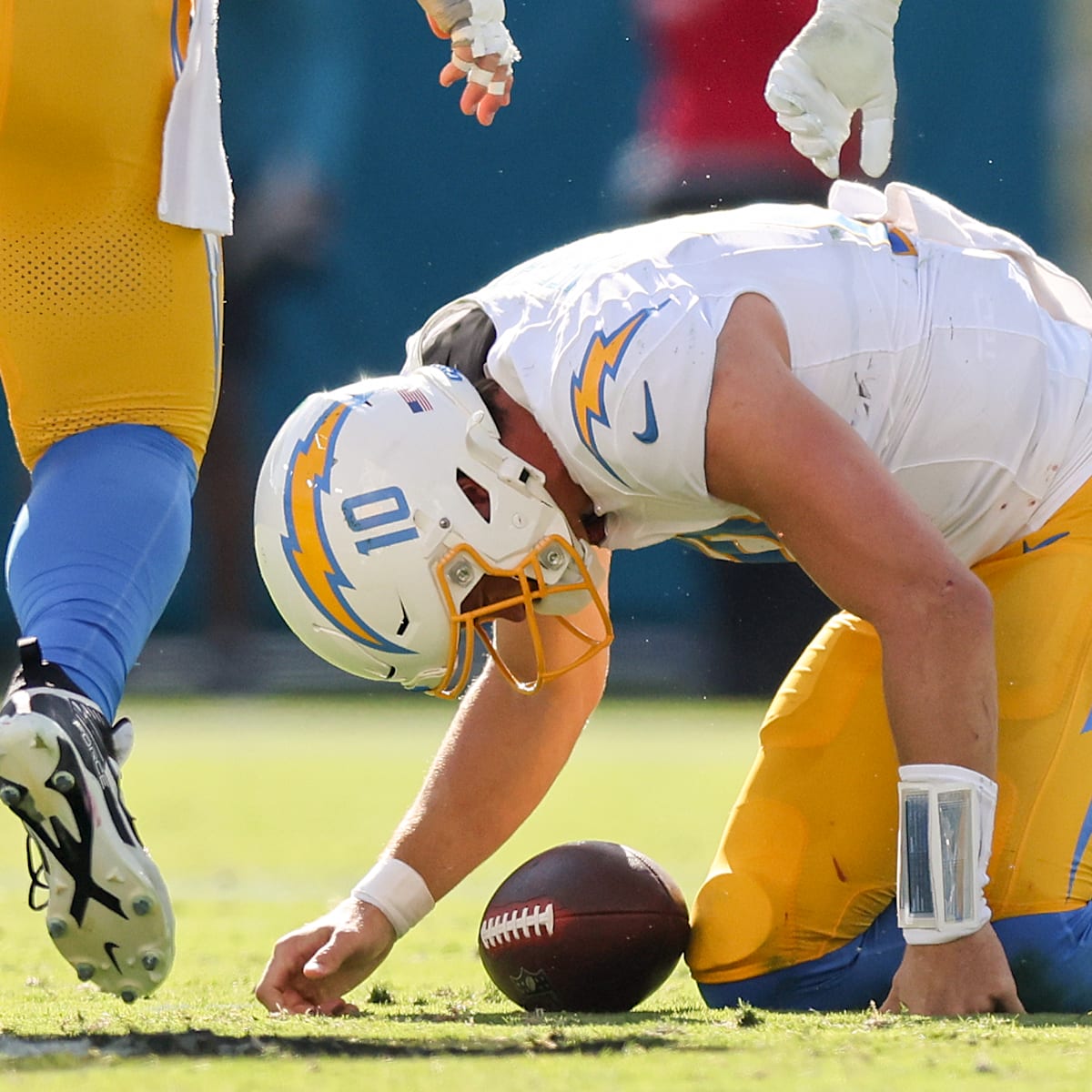 Justin Herbert's injury scare highlights Chargers' baffling
