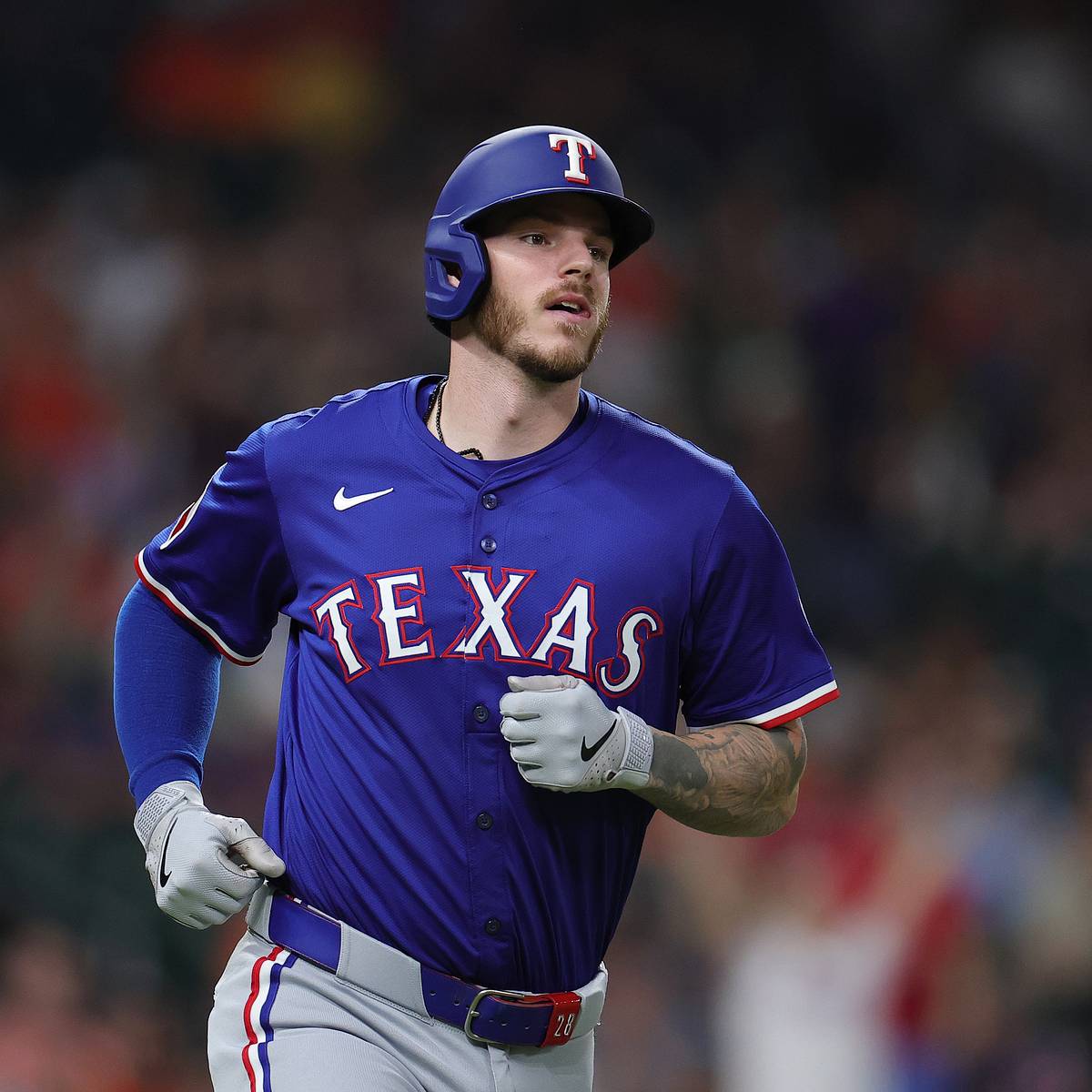 MLB insider links Rangers' old World Series champion catcher to in