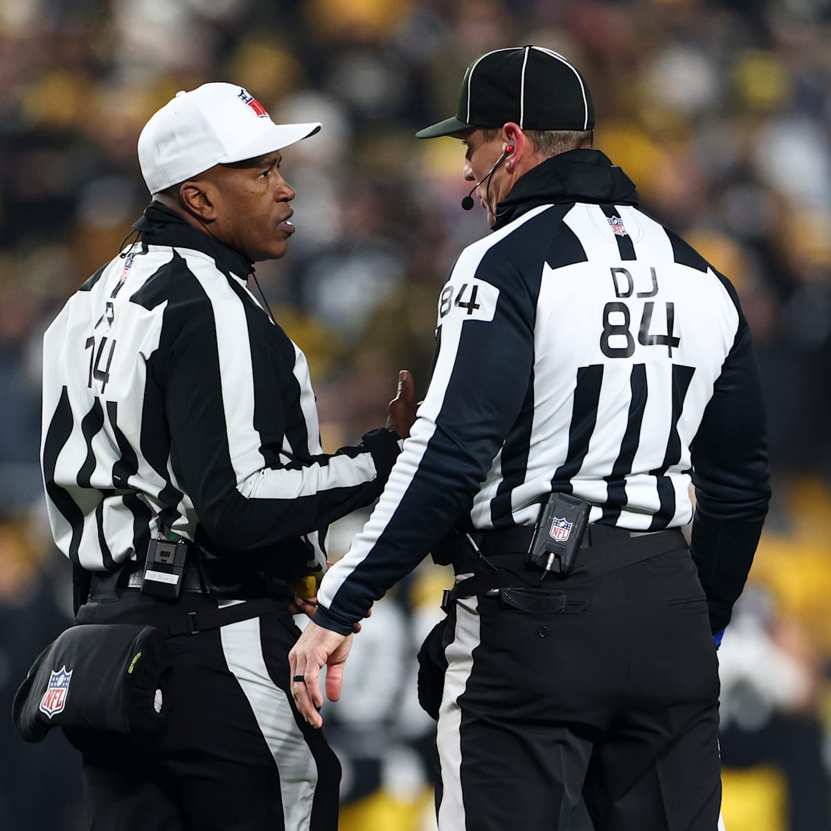 fansided.com - Chris Landers - Who are the refs for the Seahawks-Patriots Super Bowl? Officials, roles and history