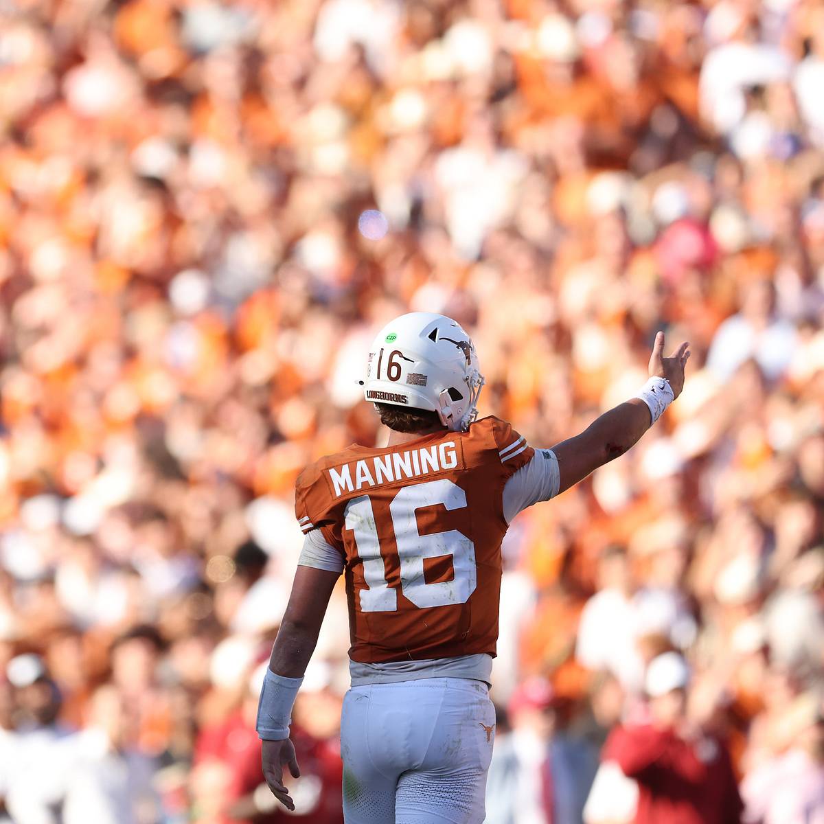 Texas finds itself in rarefied air as less than 10-point favorite in Red River Rivalry