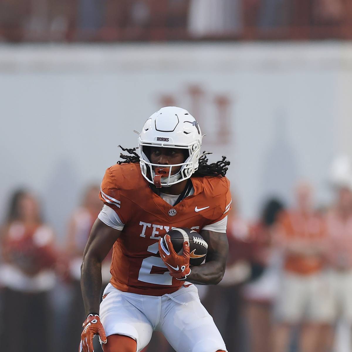 Texas gives injury non-update on Hollywood Smothers, Nick Townsend status once again