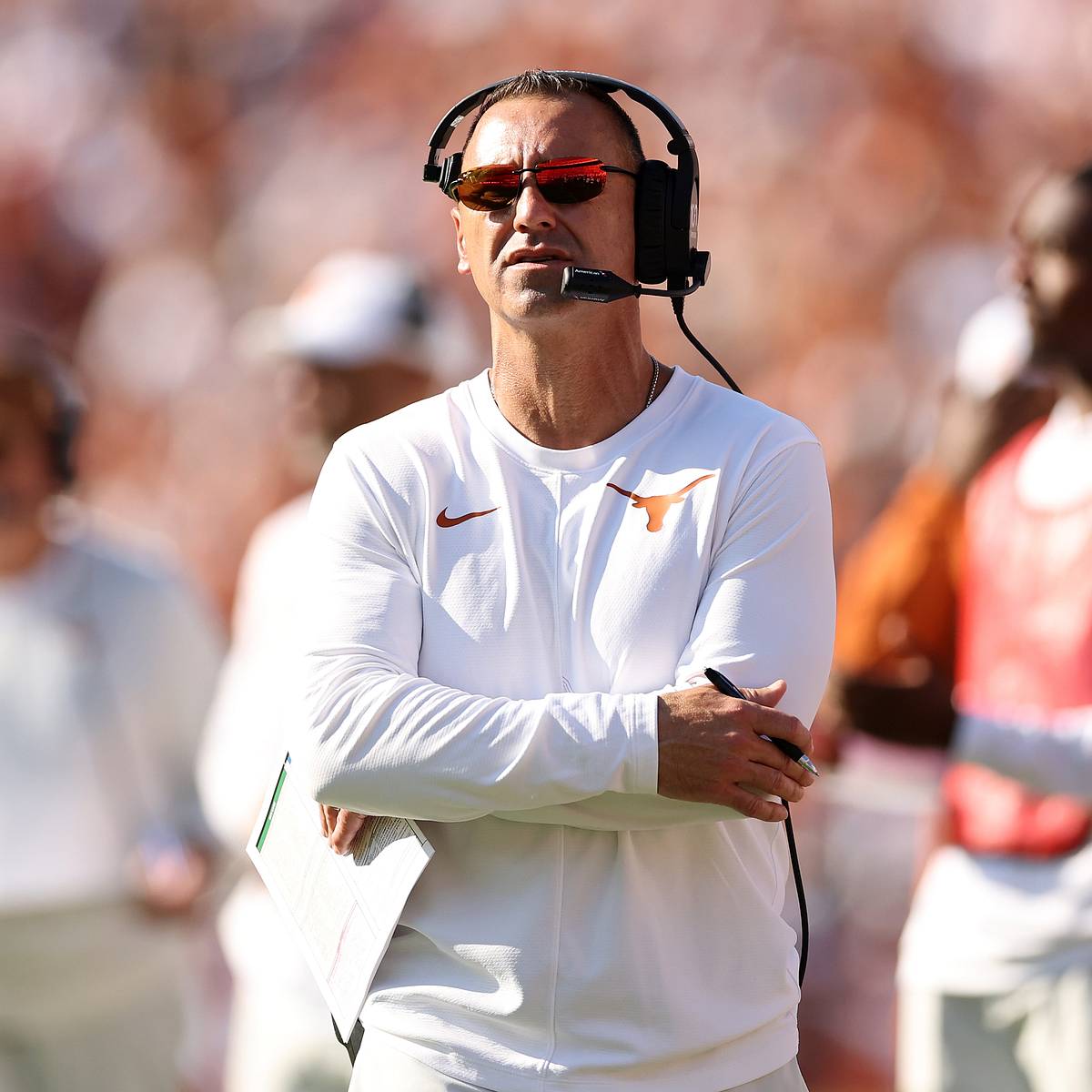 Texas's unacceptable loss vs. Oklahoma proved Steve Sarkisian must hand over playcalling
