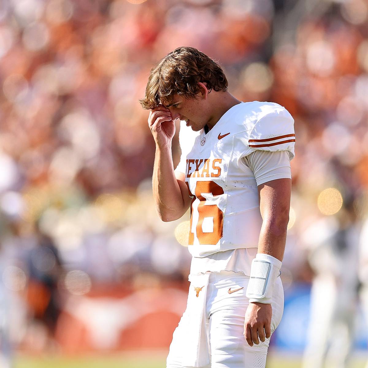 Texas needs its 2 highest-paid players to get their hands a little dirtier