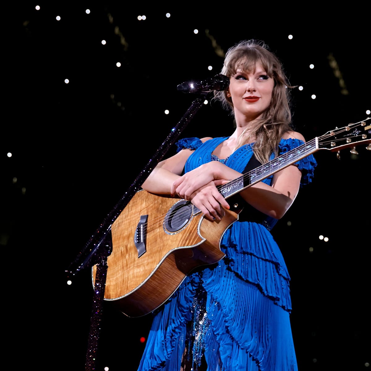 Taylor Swift rightfully teaches the world about The Blue Nile