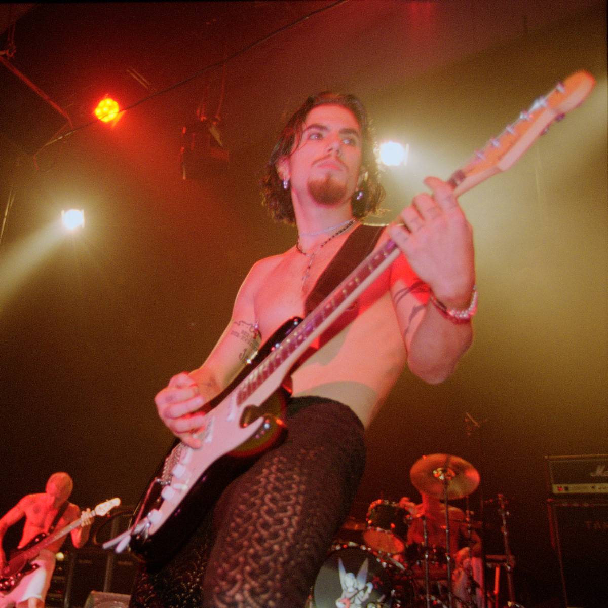 Why did Dave Navarro leave Red Hot Chili Peppers?
