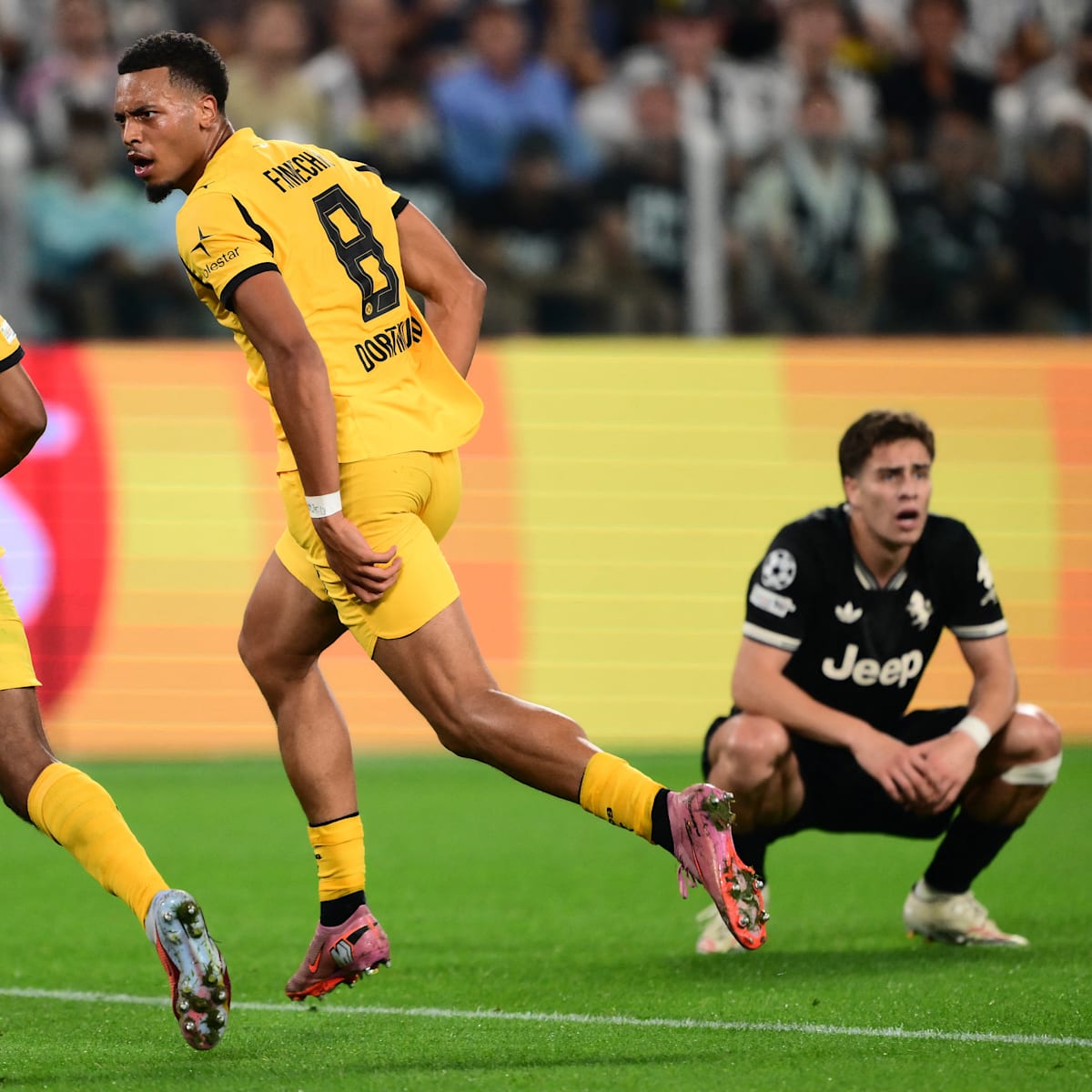 力強く打ち込む 情熱の瞬間