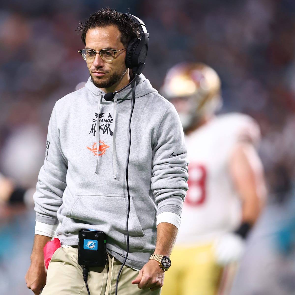 Mike McDaniel reveals whether he will keep calling Dolphins plays in 2025