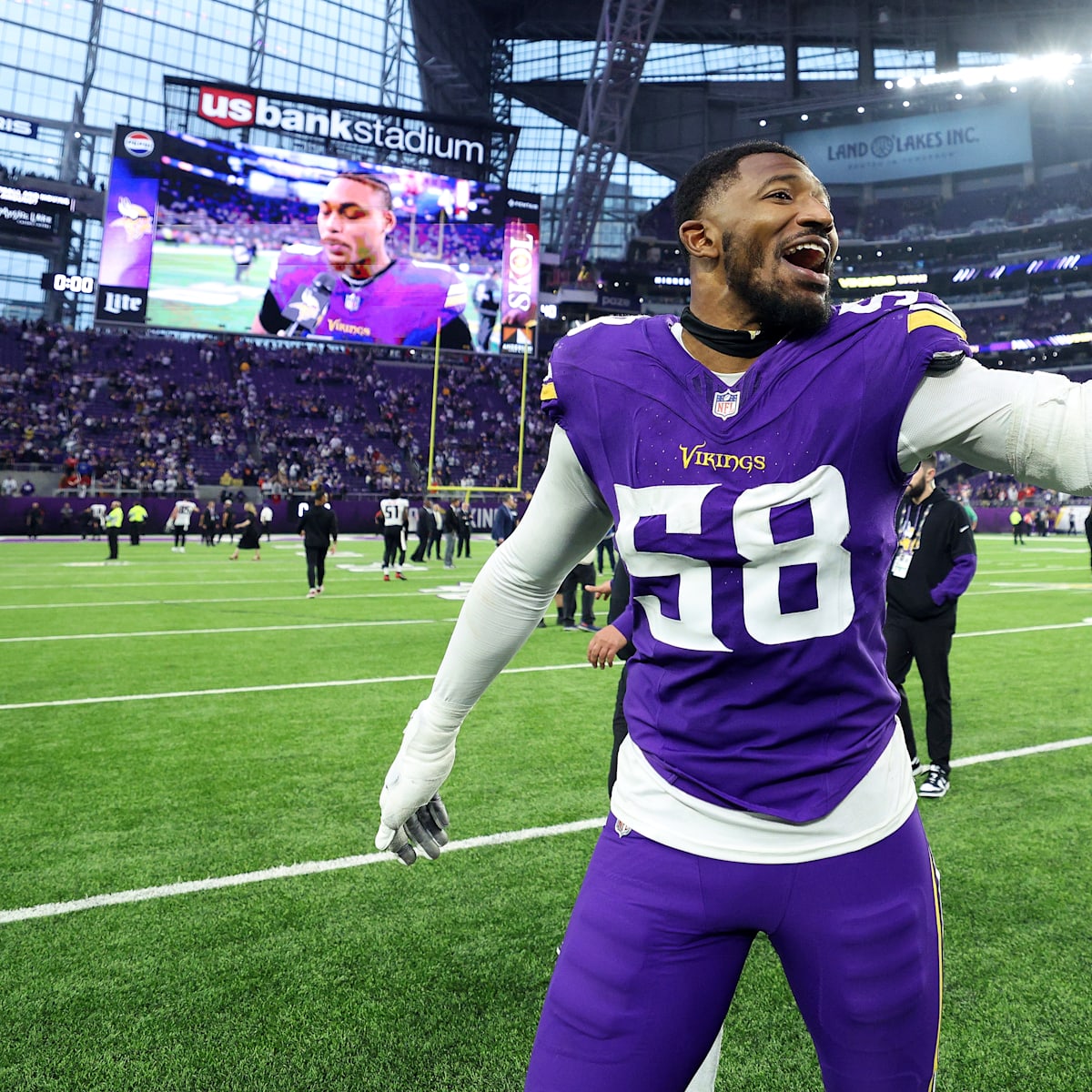 Jonathan Greenard claps back gently after Vikings fans overreact to post