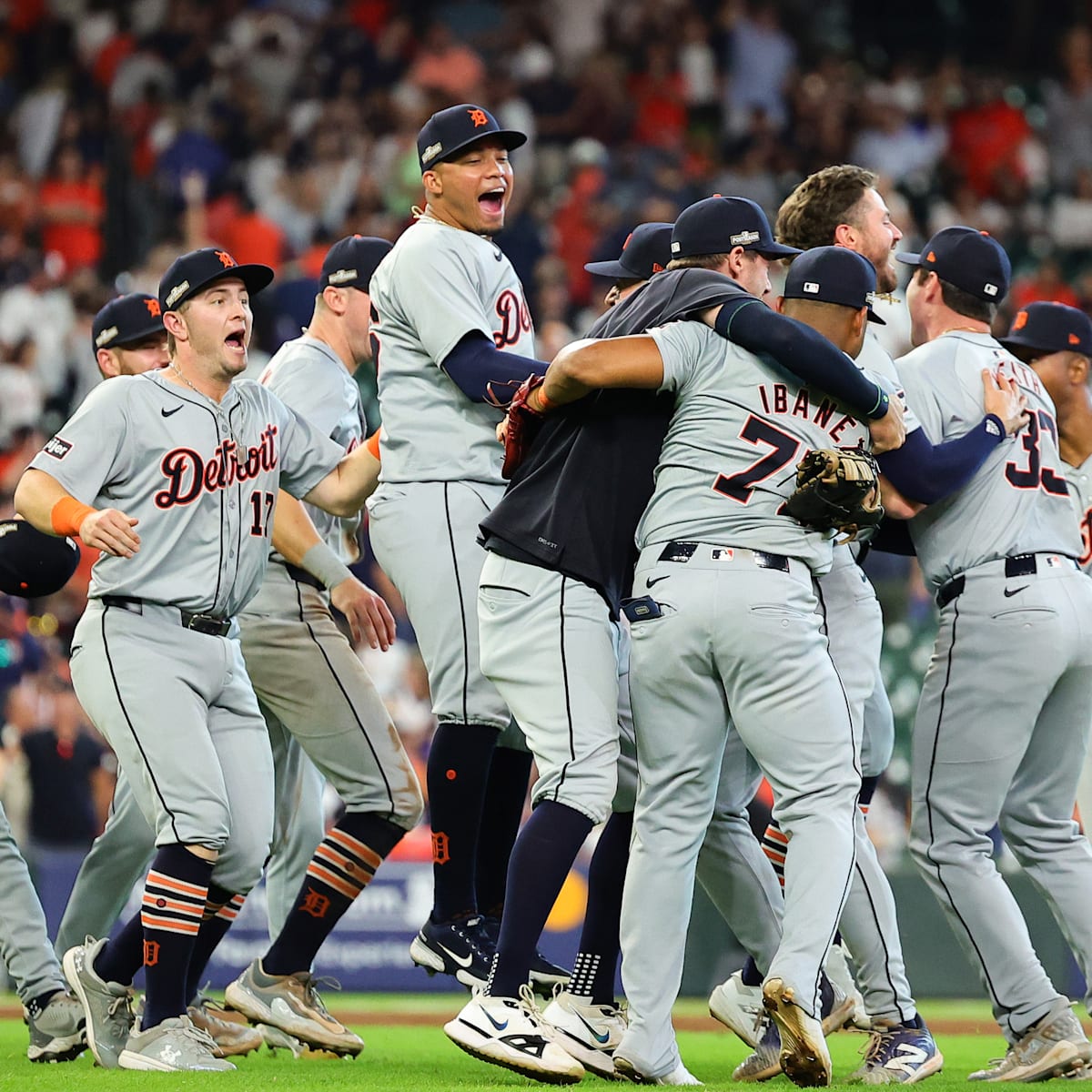 Tigers' 2025 Opening Day Roster, Lineup, Rotation & Bullpen