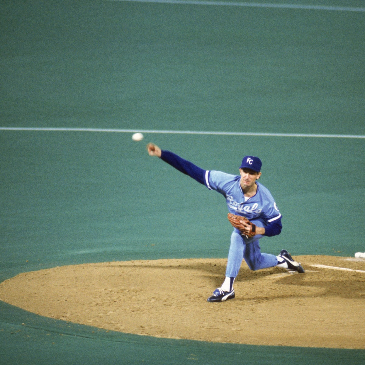 On This Day: KC Royals Bret Saberhagen reaches 20 wins in complete-game  performance