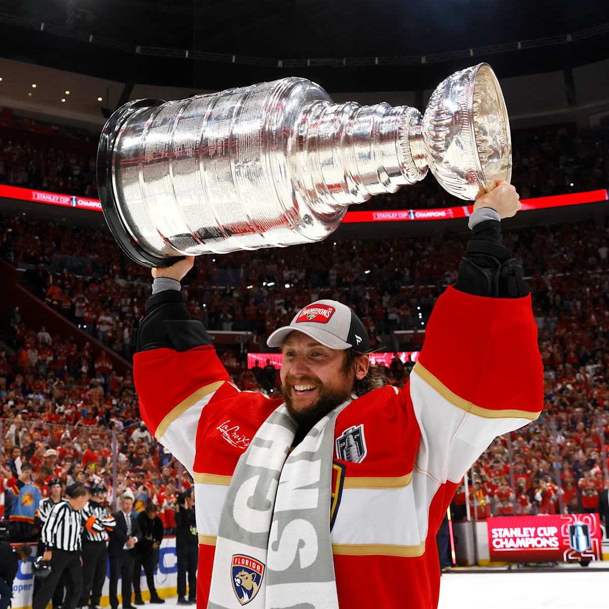 Former Flyers goaltender Sergei Bobrovsky is a Stanley Cup champion