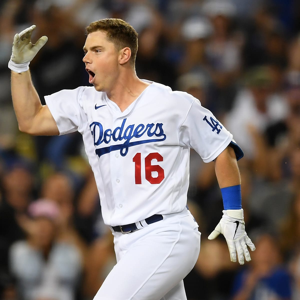 The dream Max Muncy solution the Dodgers are too afraid to make