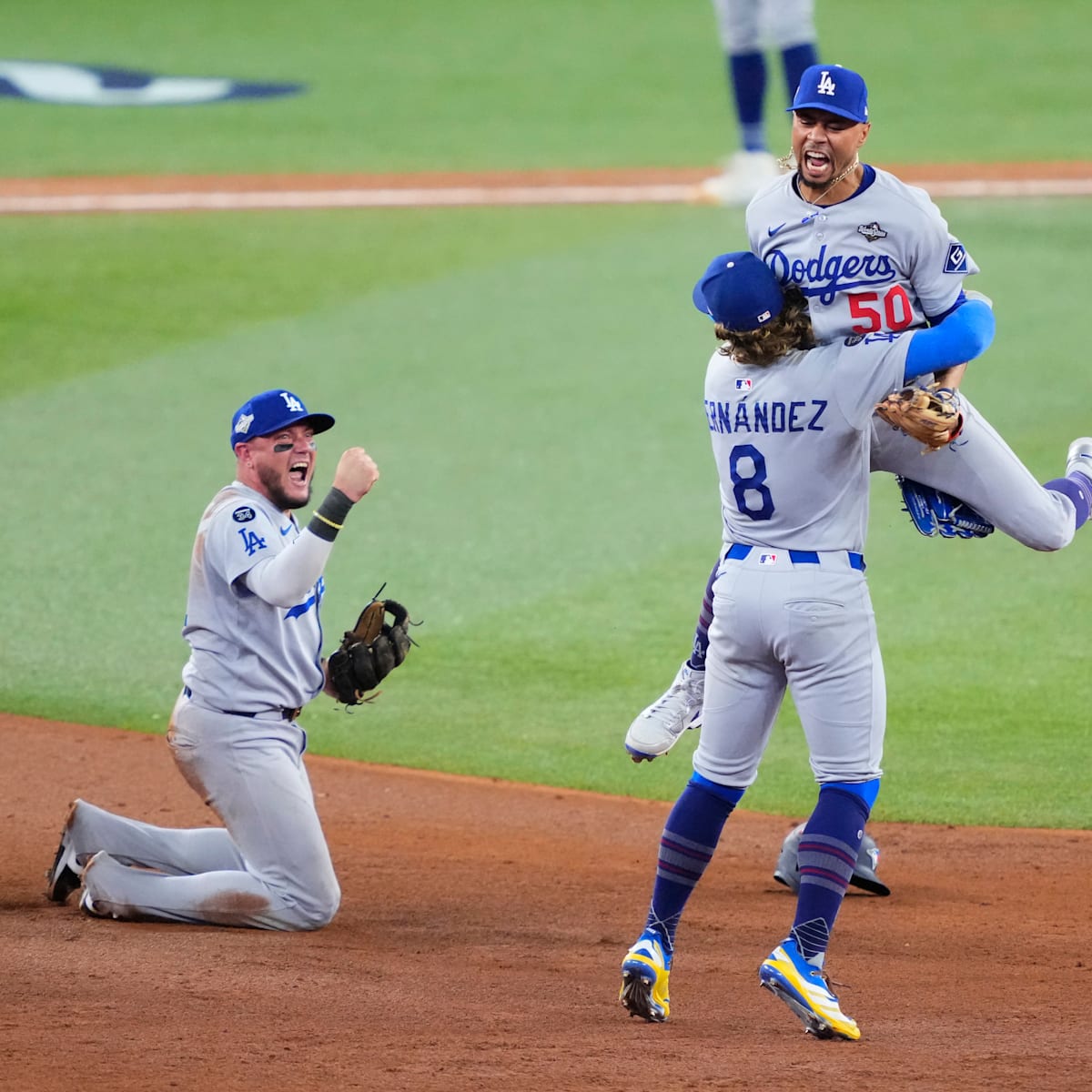 Dodgers ride absurd double play, controversial wedgie into World