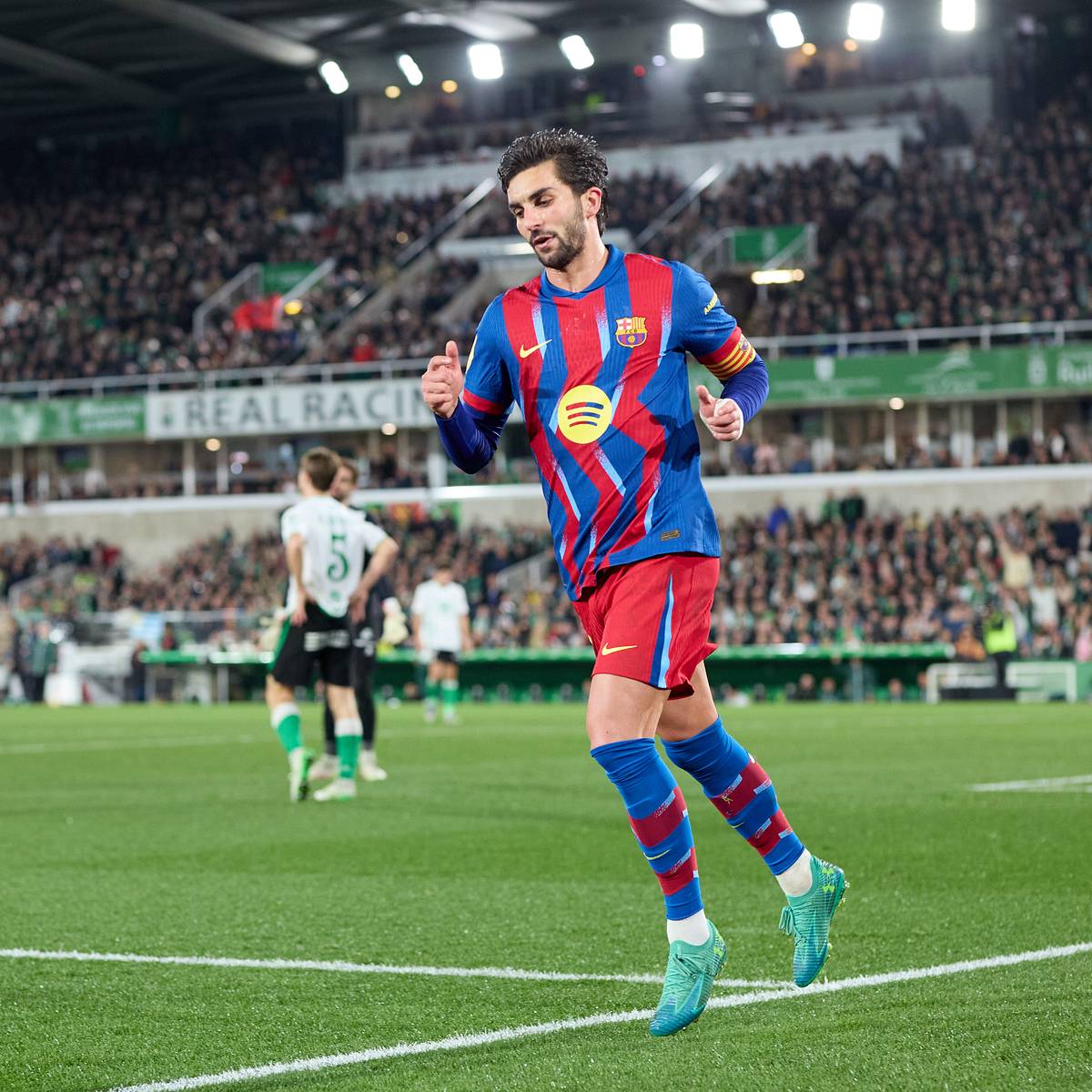 Barcelona elimina o Racing Santander e avança na Copa do Rei