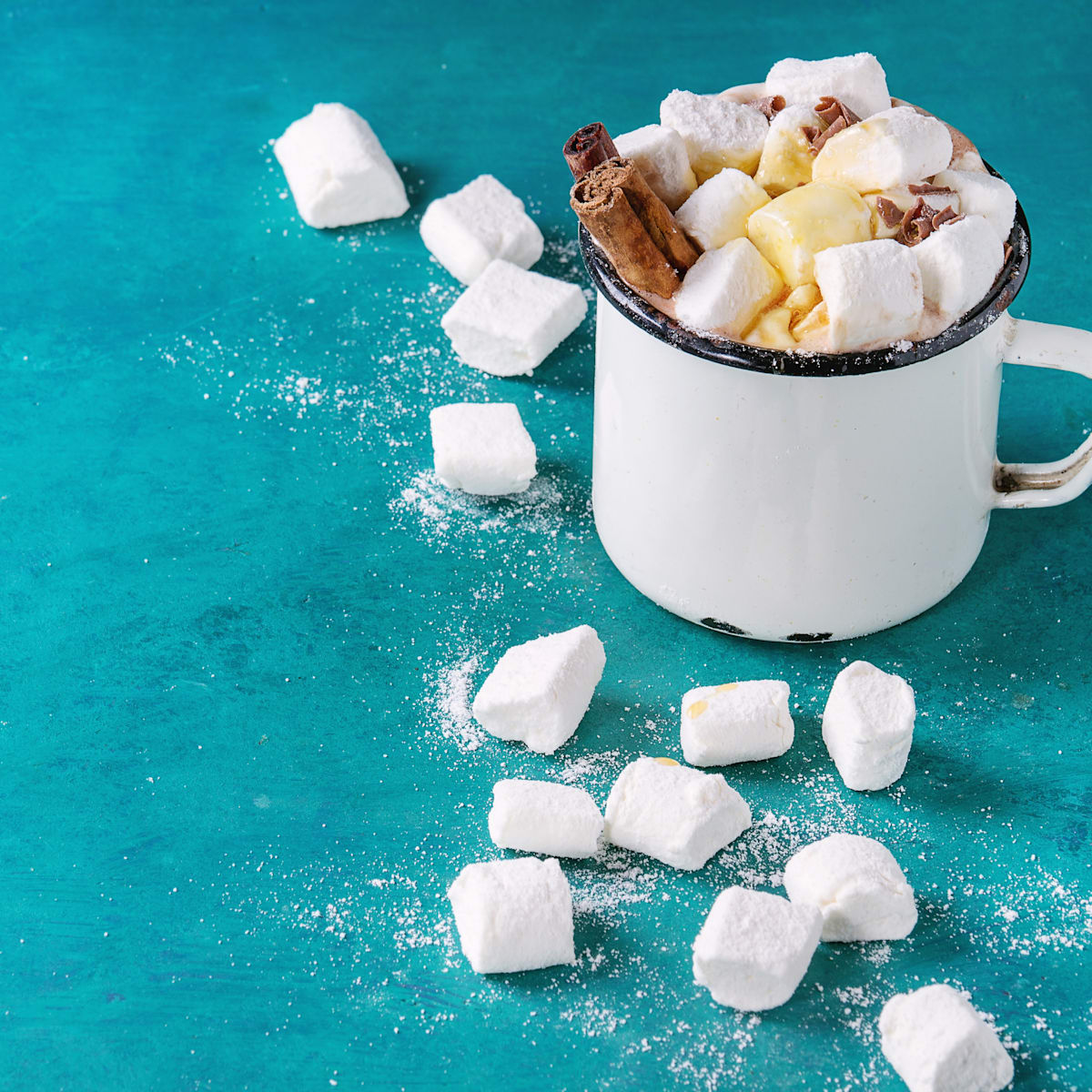 mentalfloss.com - Rudie Obias - The Most Popular Holiday Drink in Each State-One Major Favorite Is Noticeably Missing