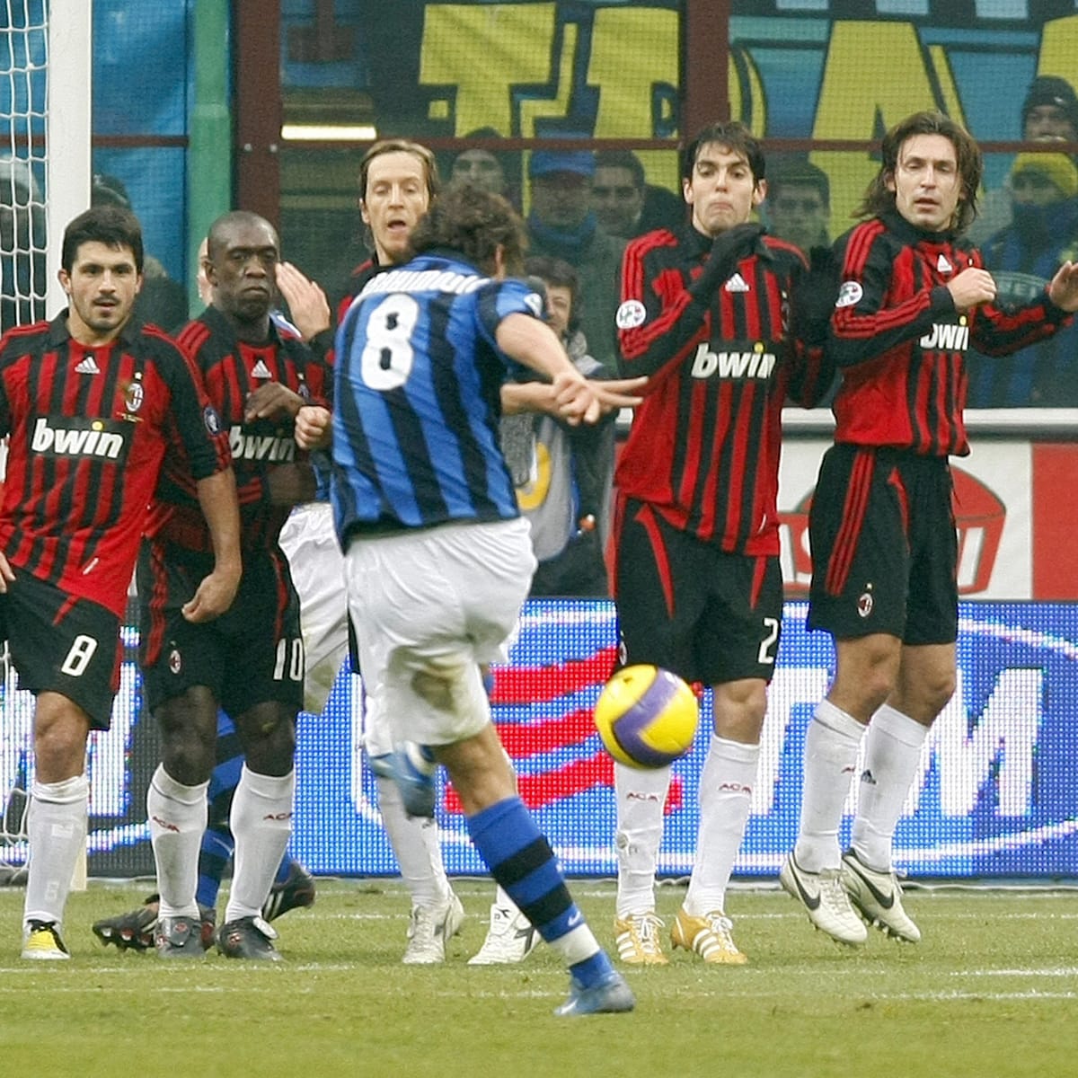 Champions League: 11 camisetas míticas de los equipos ganadores del torneo  | Escaparate: compras y ofertas | EL PAÍS, image size:1200x1200