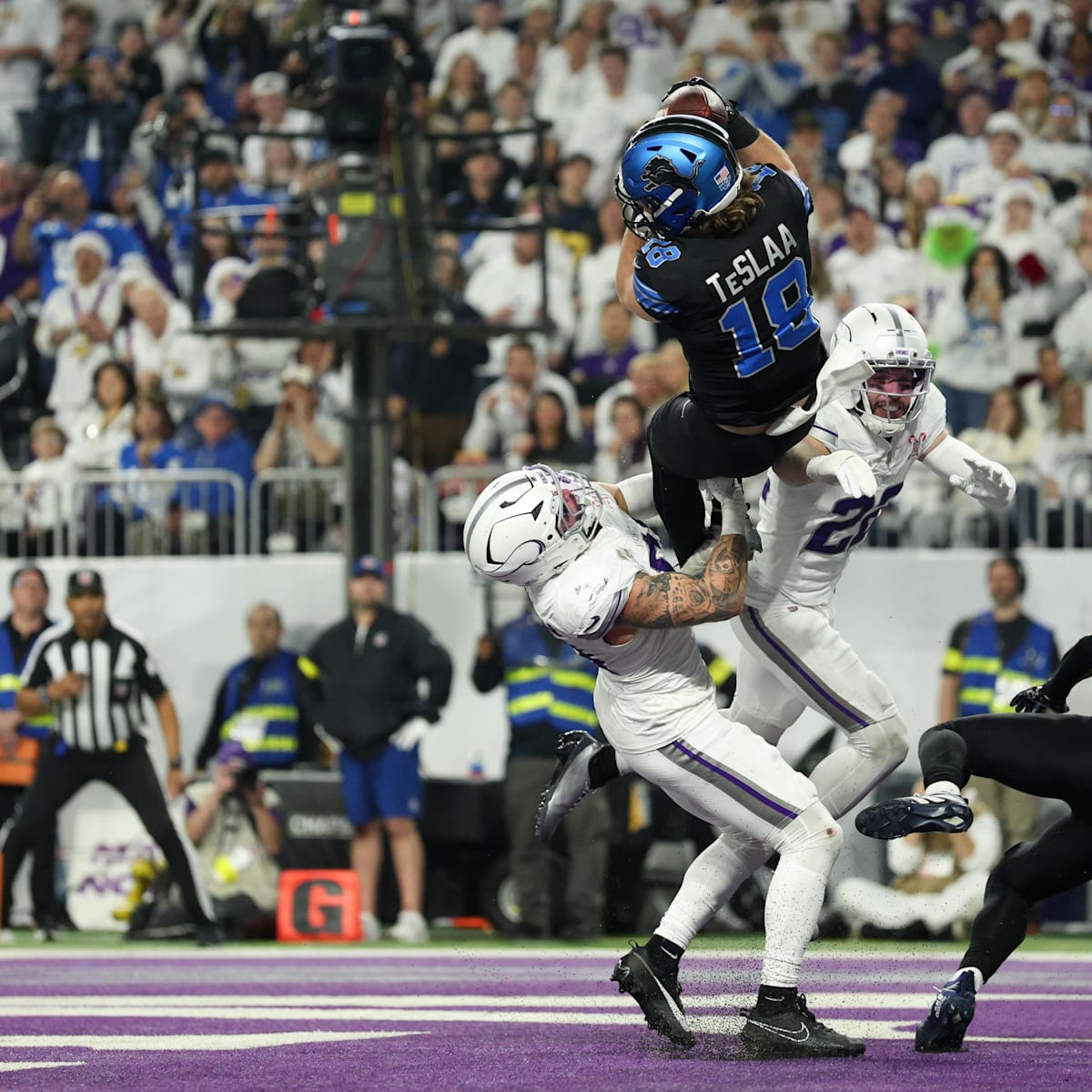 detroitjockcity.com - Devon Platana - Lions' Isaac TeSlaa Draft Day Trade Gamble Keeps Aging Like Fine Wine in Week 17