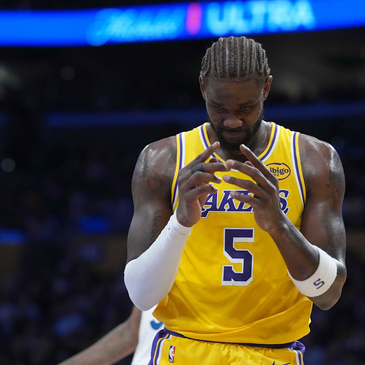 Deandre Ayton injury creates a massive problem for the Lakers