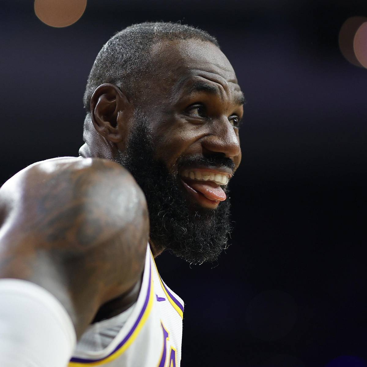 lakeshowlife.com - Colin Keane - Lakers have crucial non-basketball reasons to re-sign LeBron James