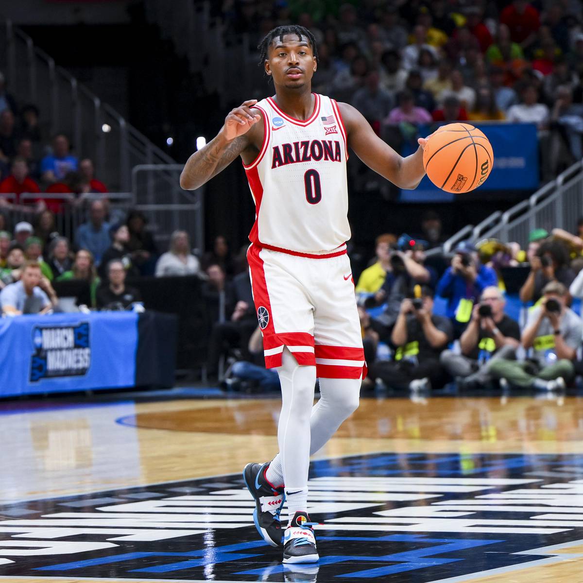 Jaden Bradley official return helps Arizona set foundation for 2025-26