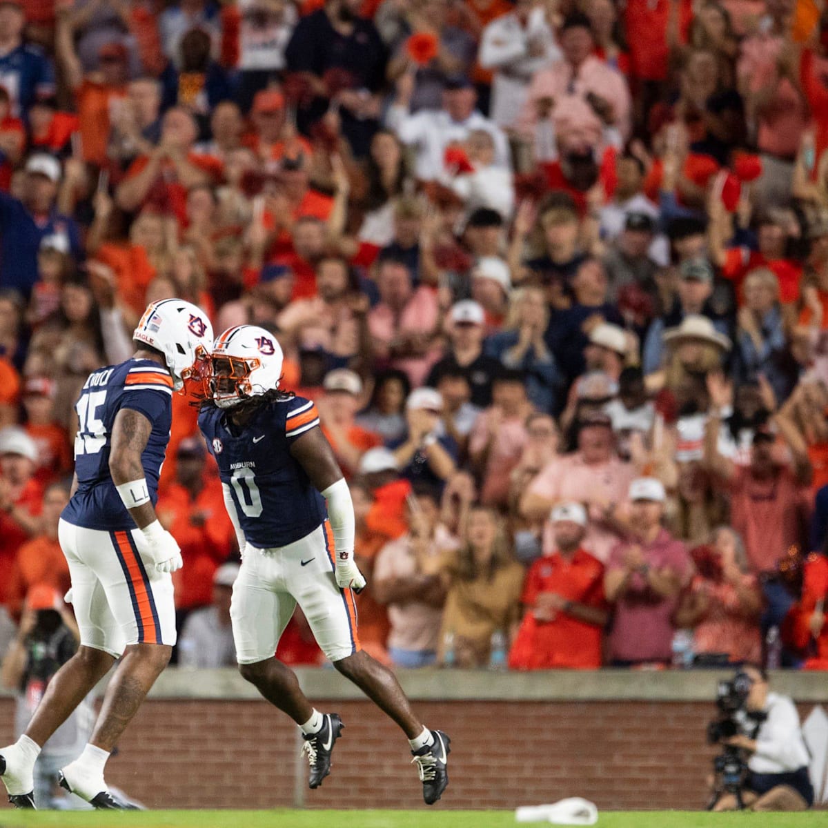 Auburn football player sends challenge to his brother who just got drafted  to the NFL