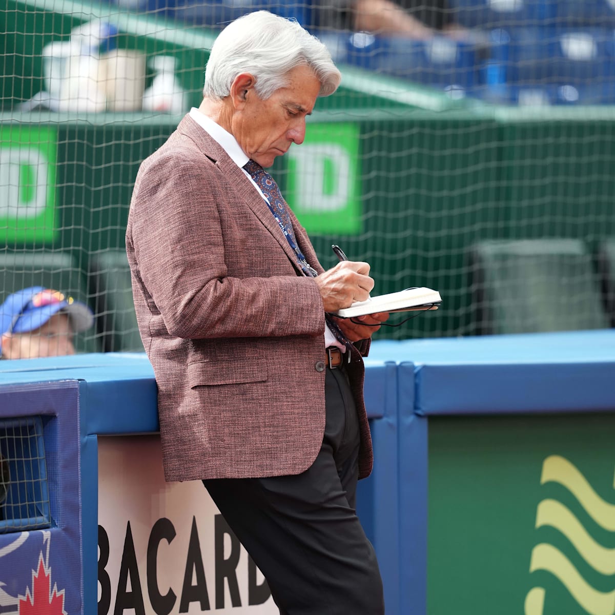 Legendary Blue Jays broadcaster Buck Martinez announces retirement from the  booth
