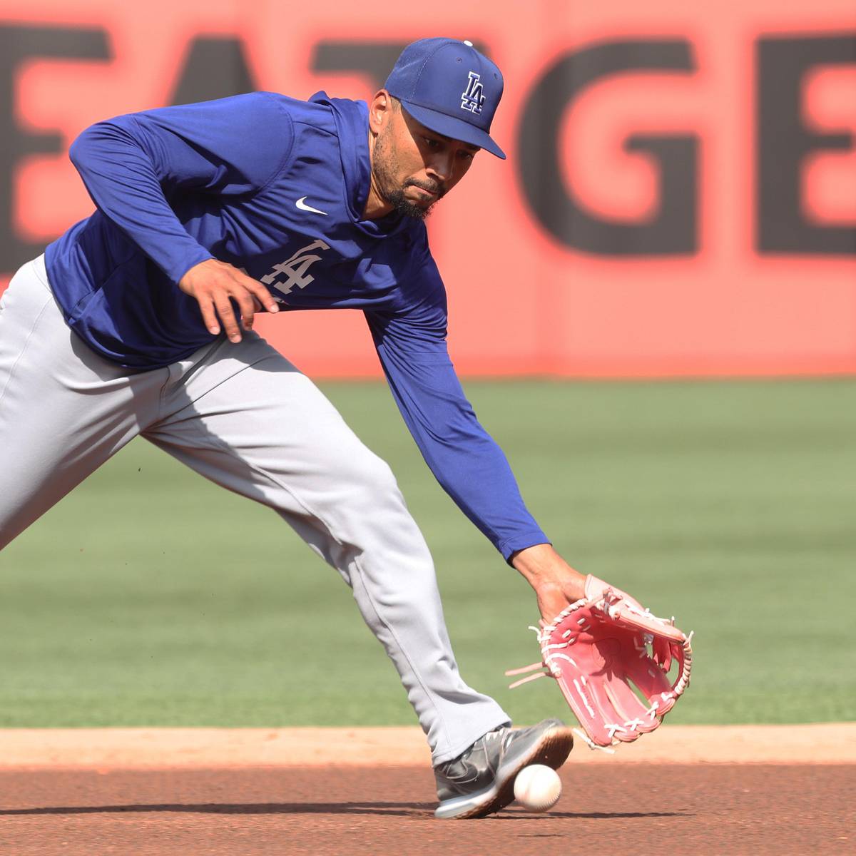 Mookie Betts facing the media after Dodgers error was admirable